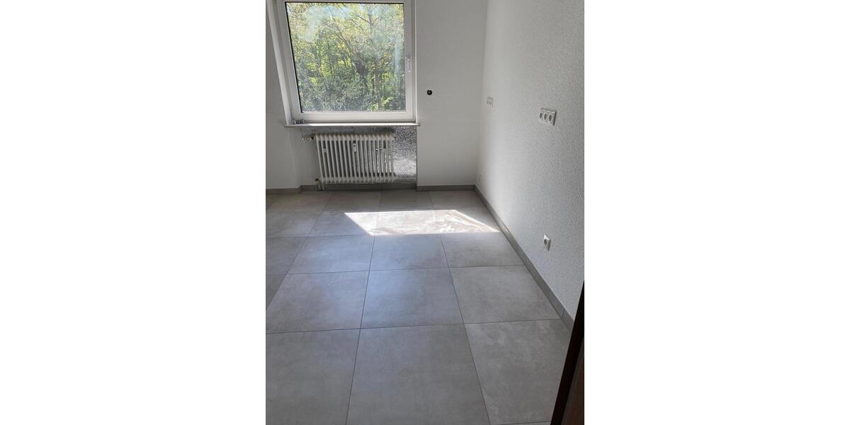 Etagenwohnung Ludwigshafen am Rhein Parkinsel - 3 Zimmer, 100 m&sup2;, 1.100&euro; | Angebot:26615779