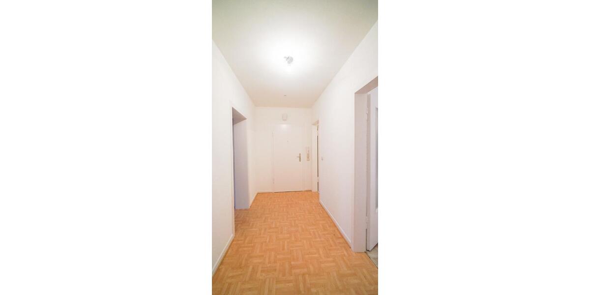 Erdgeschosswohnung mit Balkon und kleinem Gartenstück 3.5 zimmer