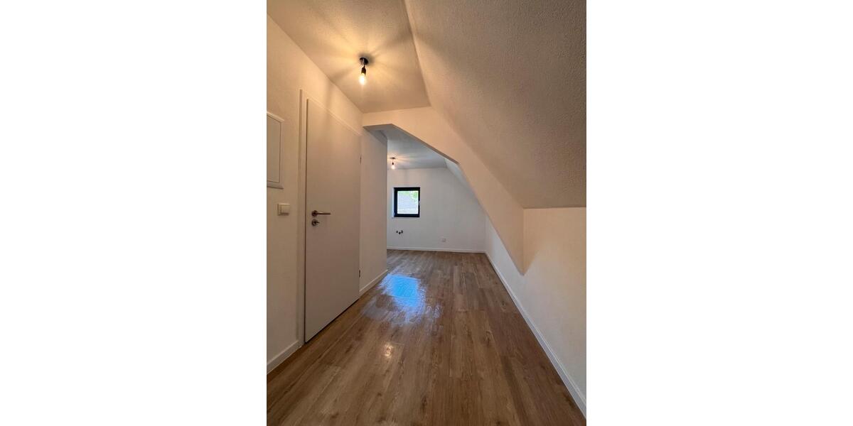 Dachgeschoßwohnung Lahr (Schwarzwald) - 1.5 Zimmer, 53 m&sup2;, 700&euro; | Angebot:26034145