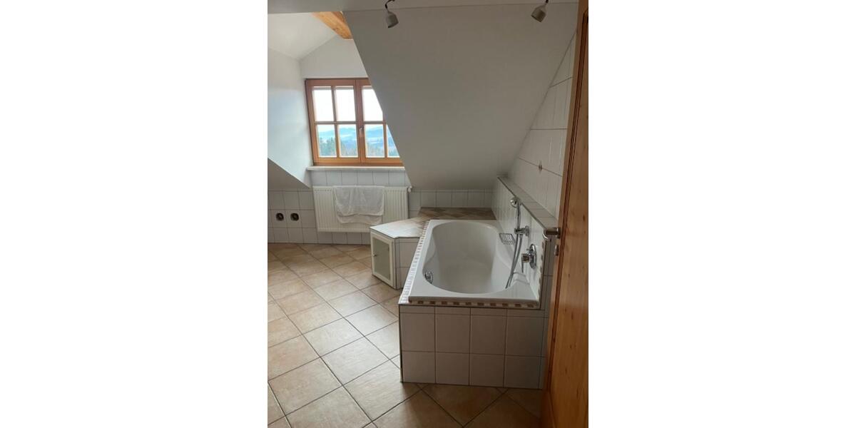 Dachgeschoßwohnung Kollnburg - 2 Zimmer, 95 m&sup2;, 550&euro; | Angebot:25850750