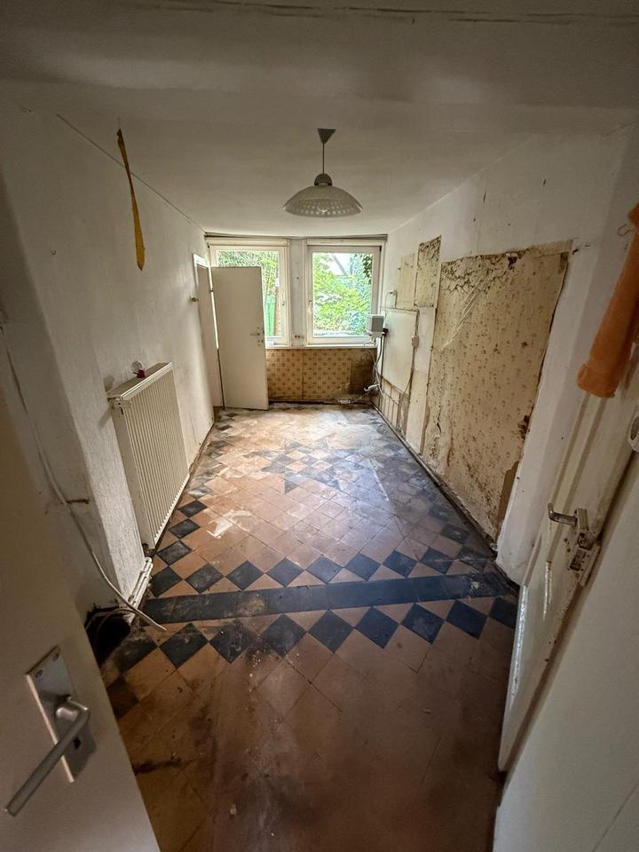 Stadthaus mit Potenzial f. Handwerker Mehrgenerationen WG möglich zimmer
