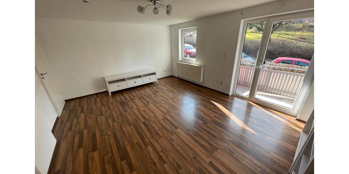 Erdgeschoßwohnung Großheirath - 3 Zimmer, 74 m&sup2;, 750&euro; | Angebot:24444021