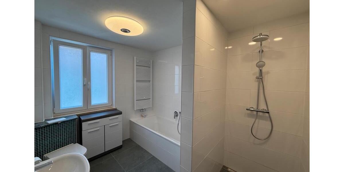 Einfamilienhaus Donnersdorf - 9 Zimmer, 186 m&sup2;, 1.390&euro; | Angebot:25948214