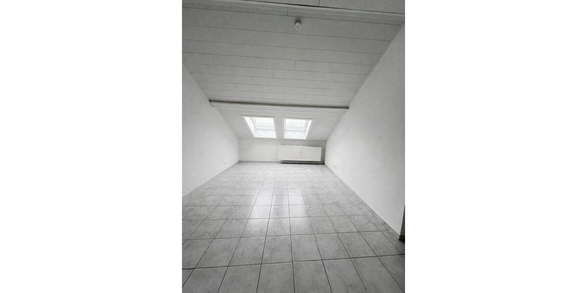 Dachgeschoßwohnung Erlenbach bei Marktheidenfeld - 3 Zimmer, 86 m&sup2;, 750&euro; | Angebot:25321405