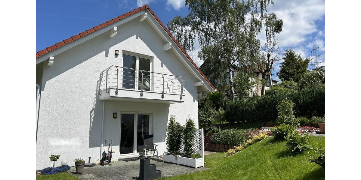 Schöne 2-Zimmer-Wohnung mit Balkon, Grün- & Blicklage von Privat. Am Schäfersberg-Niedernhausen 2 zimmer