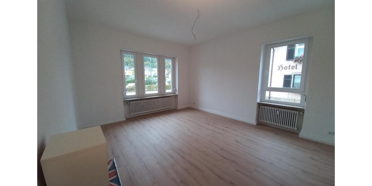 Großes Zimmer in Altbau-WG mit idealer Bahn-Anbindung 1 zimmer