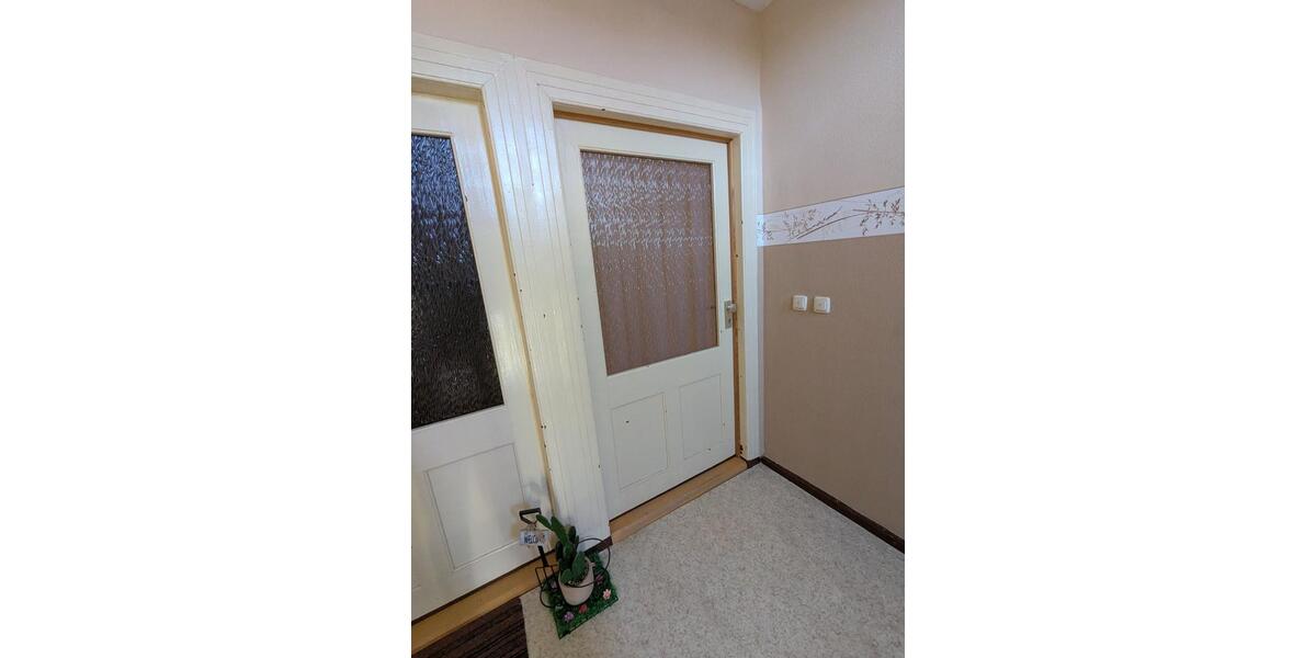 Etagenwohnung Apolda - 2 Zimmer, 55 m&sup2;, 350&euro; | Angebot:25046436