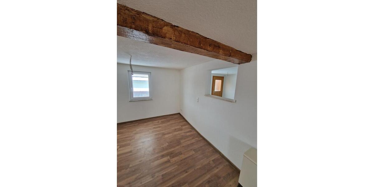 Einfamilienhaus Buchen (Odenwald) - 8 Zimmer, 155 m&sup2;, 1.200&euro; | Angebot:25824301