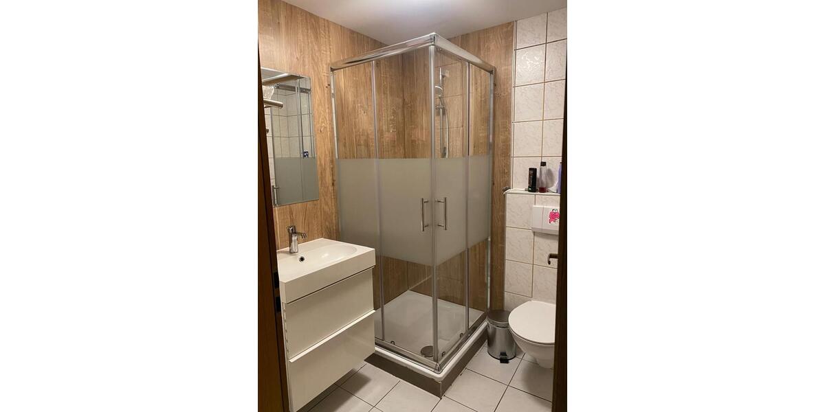 Wohnen auf Zeit Albertshofen - 9 Zimmer, 15 m&sup2;, 18&euro; | Angebot:24505272