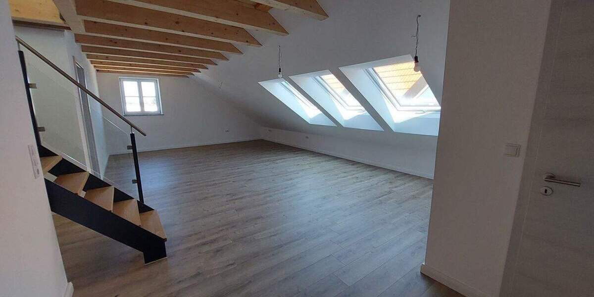 Loft-Feeling. Große Wohnung mit Galerie 2 zimmer