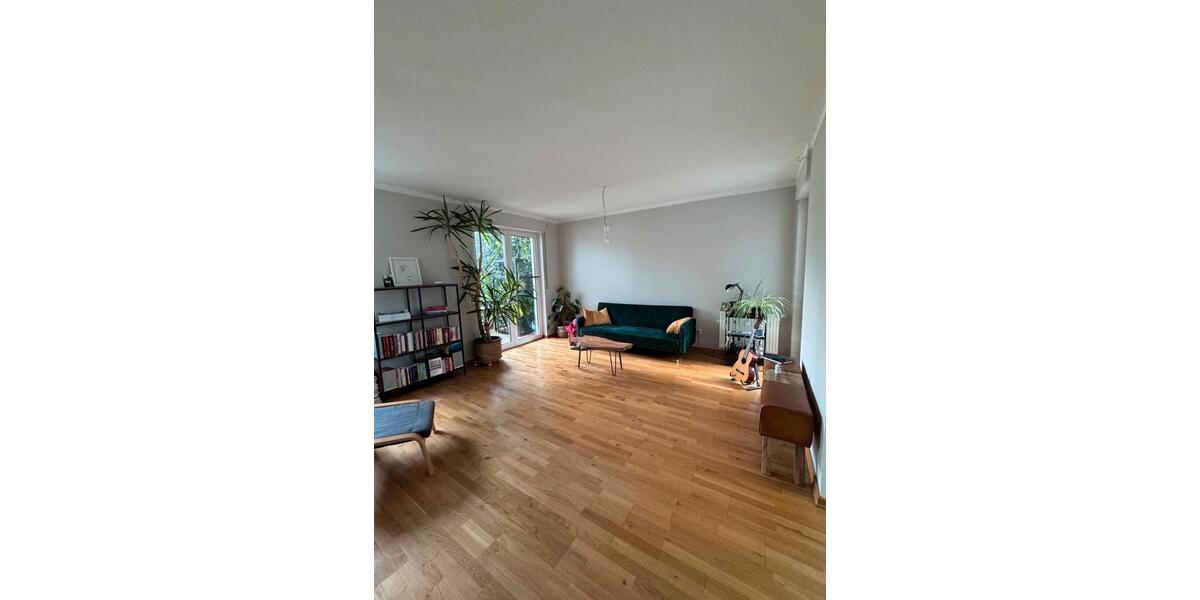 Biete Zimmer zur Untermiete in 70qm Wohnung mit großem Wohnbereic 1 zimmer