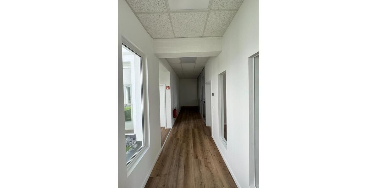 20 m² Büro voll möbliert inkl. aller NK u. Glasfaseranschluss zimmer