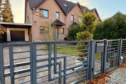 Edle DHH mit Pool, Wellness & Luxus-Küche – 2900€ Nettokaltmiete 4 zimmer