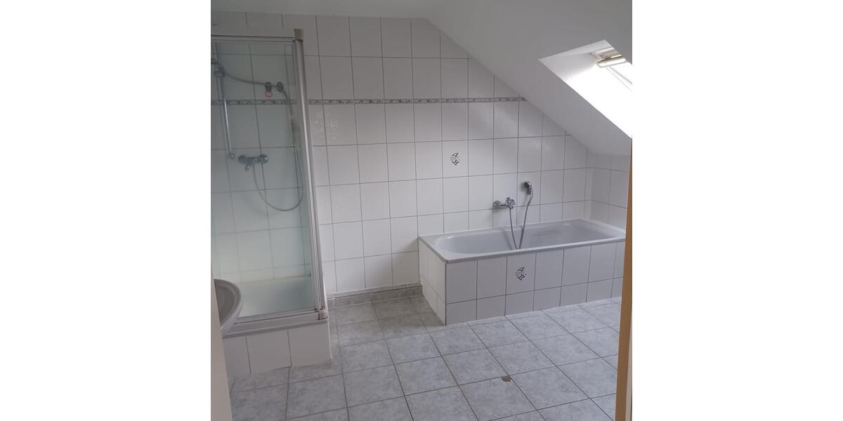 Dachgeschoßwohnung Petershagen - 4 Zimmer, 120 m&sup2;, 800&euro; | Angebot:26539772