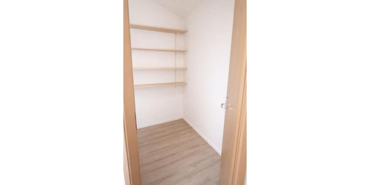 Etagenwohnung Pößneck - 3 Zimmer, 65 m&sup2;, 470&euro; | Angebot:24876934