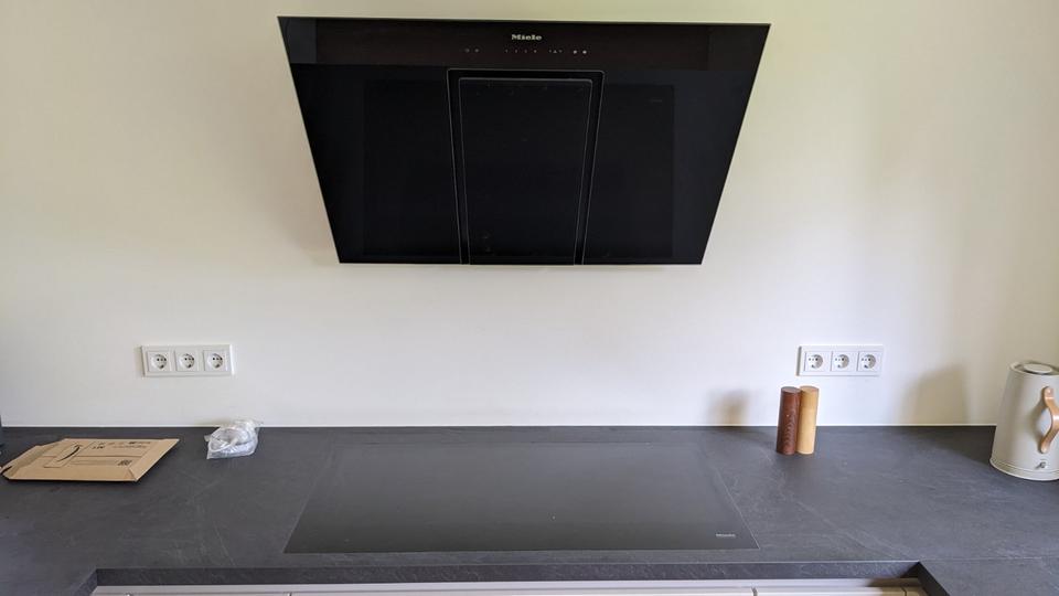 Freistehendes luxuriöses Einfamilienhaus am Waldrand in Halle (W) 4.5 zimmer