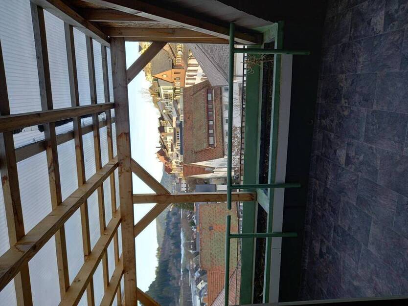 große Dachgeschoßwohnung mit Ausblick