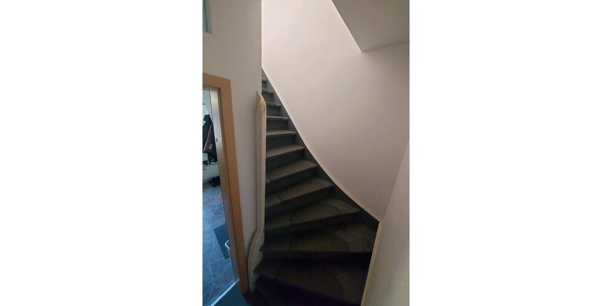 2,5-Zimmer-Dachgeschosswohnung mit Einbauküche 3 zimmer