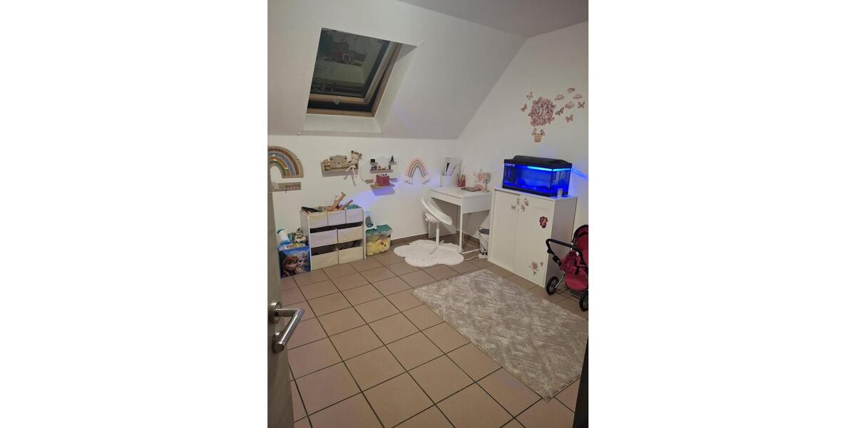 Etagenwohnung Butzbach - 3 Zimmer, 90 m&sup2;, 950&euro; | Angebot:26385293