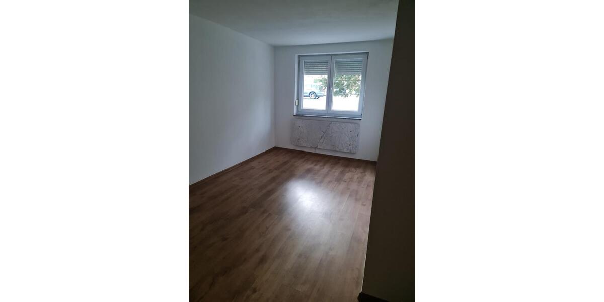Einfamilienhaus Weiden in der Oberpfalz - 6 Zimmer, 150 m&sup2;, 1.300&euro; | Angebot:25977753