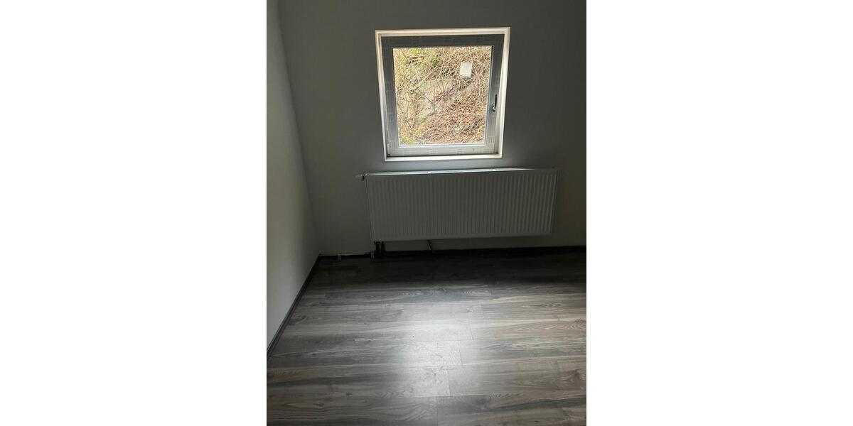 Etagenwohnung Burgbrohl - 4 Zimmer, 100 m&sup2;, 850&euro; | Angebot:25993415