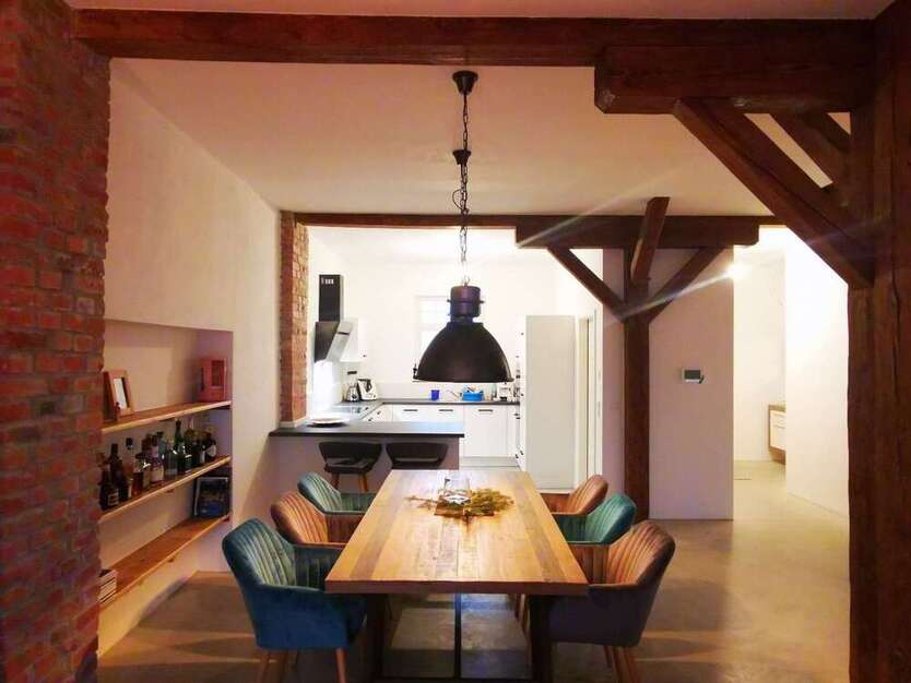 Haus zum Mieten in Obertraubling 2.000 € 223 m²