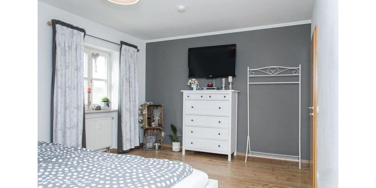 Dachgeschoßwohnung Neumarkt-Sankt Veit Sankt Veit - 3 Zimmer, 84 m&sup2;, 700&euro; | Angebot:26357923
