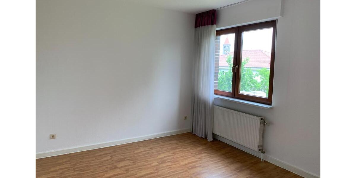 Hochparterre Bad Hersfeld - 4 Zimmer, 110 m&sup2;, 950&euro; | Angebot:24785759