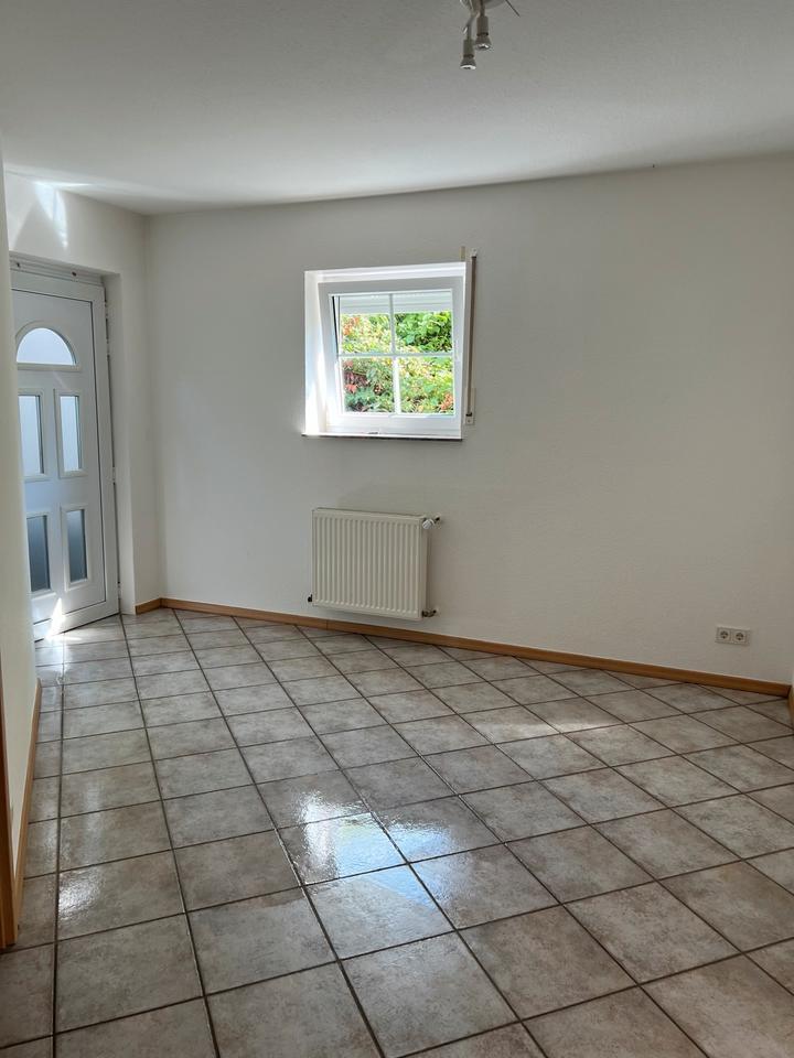 ZweiZimmerwohnung KellerWohnung mit Terrasse in Nattenheim zu ver