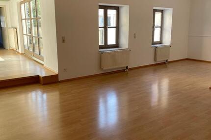 Wohnung Altötting - 3 Zimmer, 119 m&sup2;, 952&euro; | Angebot:26549937
