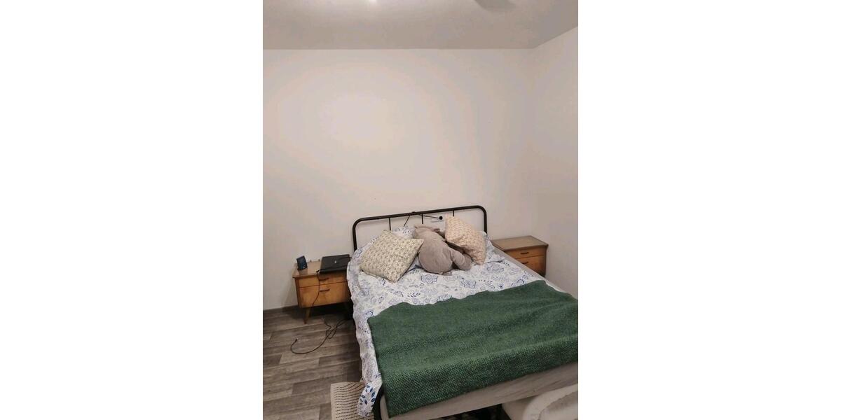 Etagenwohnung Volkach - 1 Zimmer, 32 m&sup2;, 300&euro; | Angebot:24837339