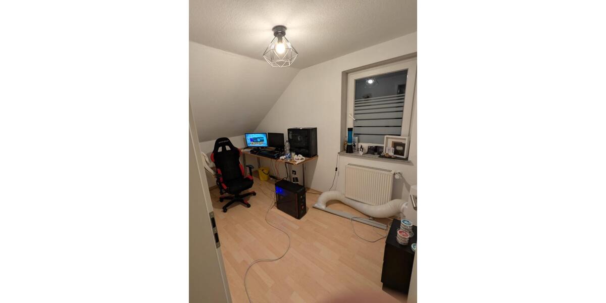 Dachgeschoßwohnung Berghülen - 3.5 Zimmer, 80 m&sup2;, 1.000&euro; | Angebot:24842563