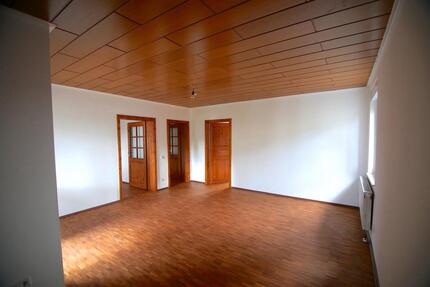 Wohnung Hilchenbach - 5 Zimmer, 95 m&sup2;, 830&euro; | Angebot:26408153