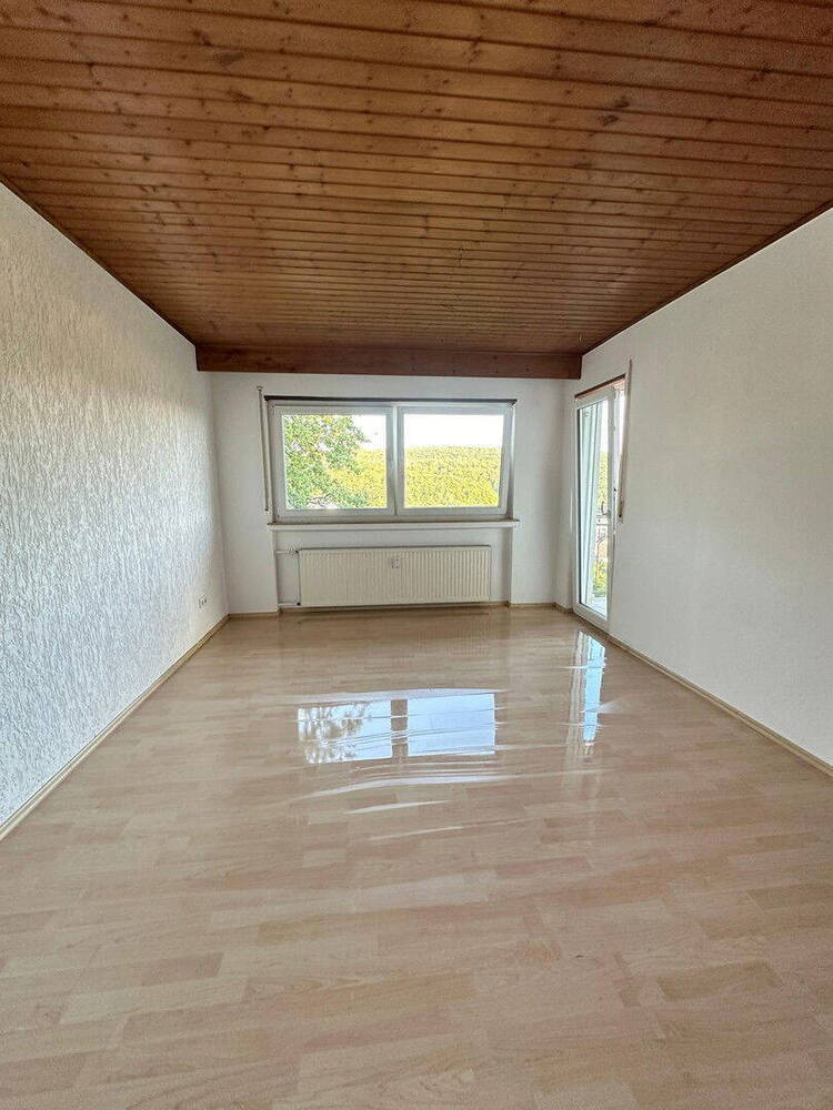 Frisch renoviert 3 Zimmer, Balkon & Naturblick in Ortenberg-Lißberg zu vermieten