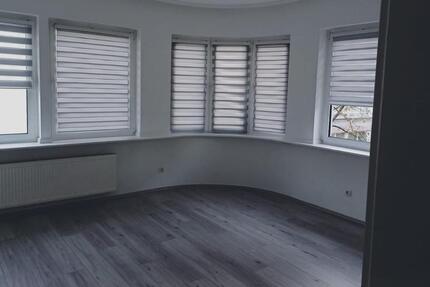 2-Zimmer-Wohnung mit 63 m² in zentraler Lage – teilmöbliert zimmer