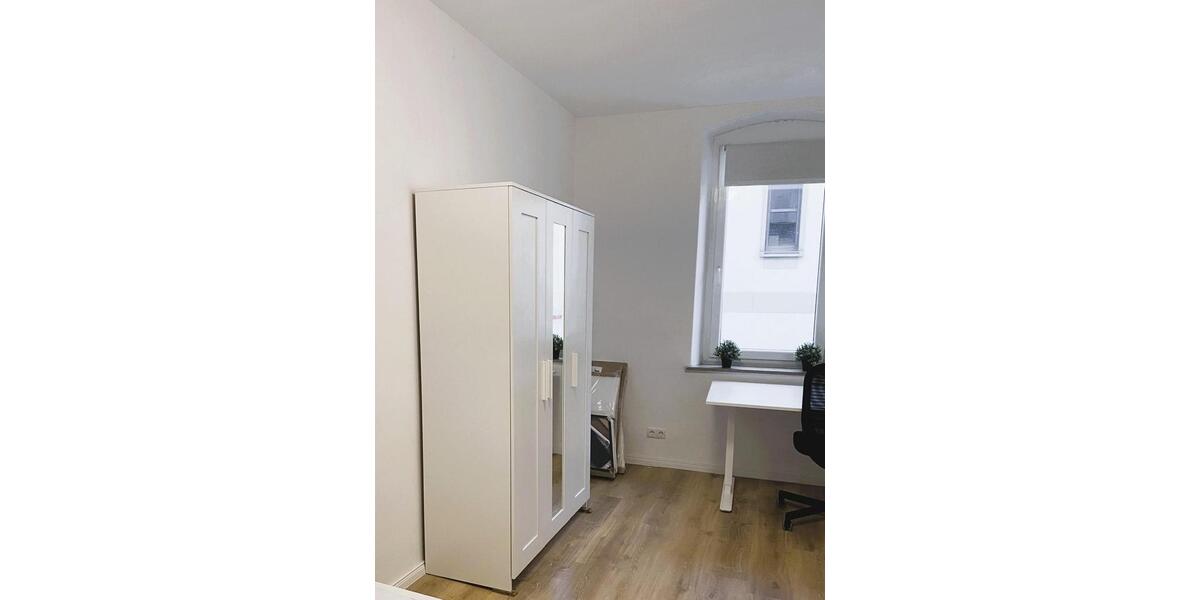 Etagenwohnung Hof Altstadt - 1 Zimmer, 26 m&sup2;, 356&euro; | Angebot:26539411