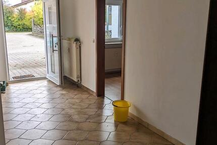 2,5 Zimmer Souterrainwohnung Leoprechting zimmer