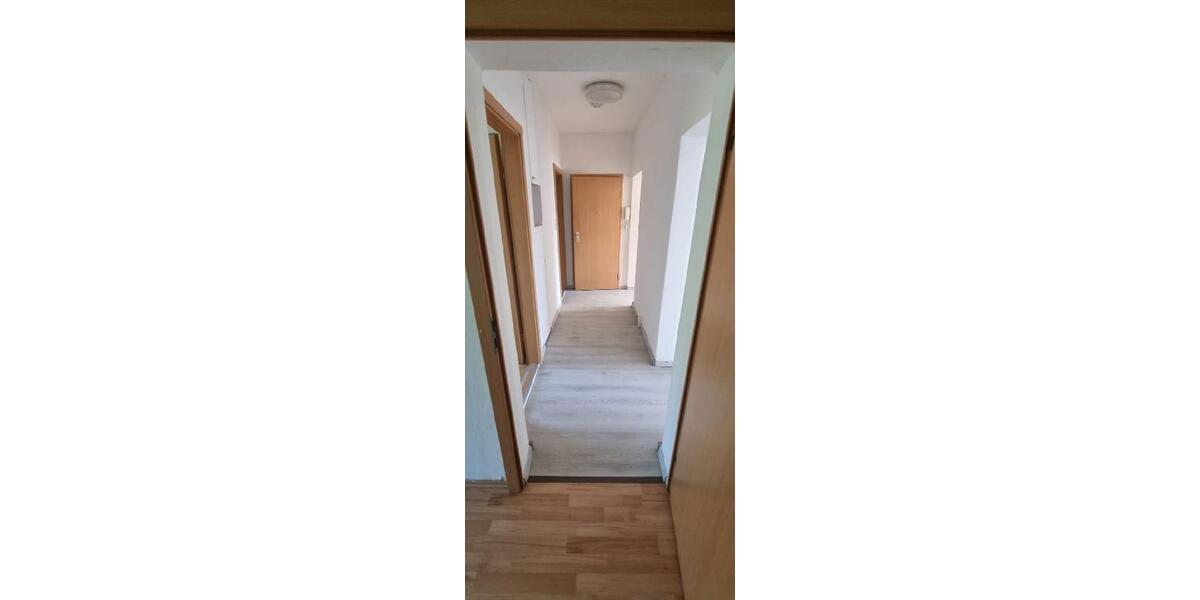 Etagenwohnung Seegebiet Mansfelder Land - 4 Zimmer, 69 m&sup2;, 400&euro; | Angebot:25053398