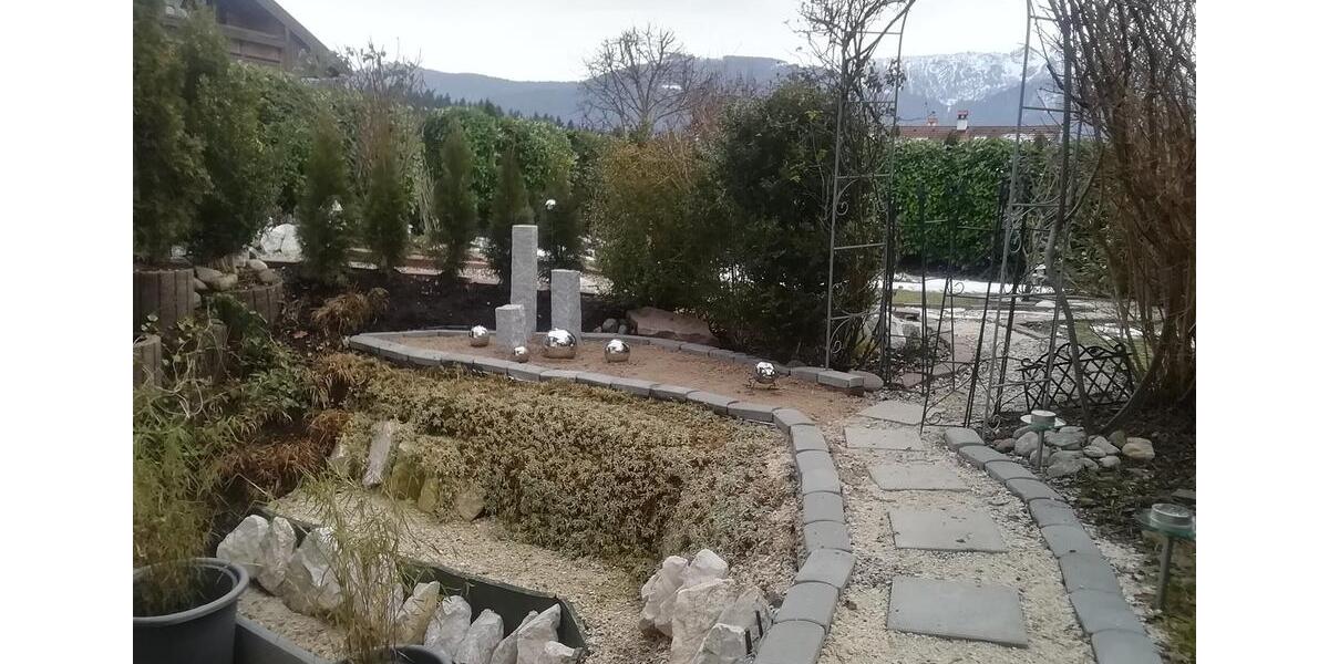 Hübsche ,helle Einliegerwohnung mit eigenem Garten 2.5 zimmer