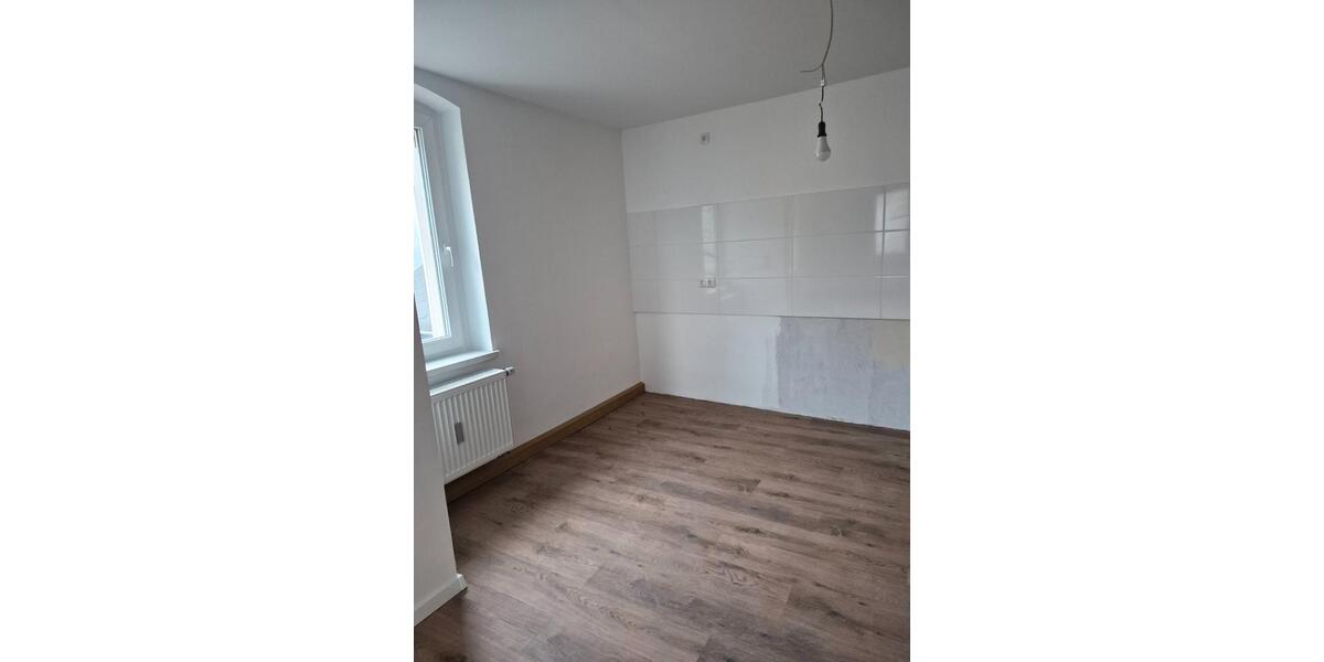 Etagenwohnung Oberkotzau - 3 Zimmer, 71 m&sup2;, 480&euro; | Angebot:26060546