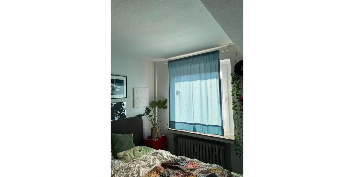 Dachgeschoßwohnung Bergisch Gladbach - 1 Zimmer, 25 m&sup2;, 425&euro; | Angebot:25366824