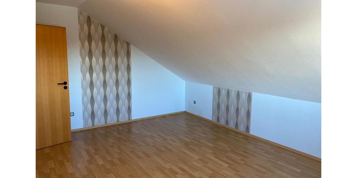 Dachgeschoßwohnung Hünfelden - 2 Zimmer, 100 m&sup2;, 800&euro; | Angebot:25640896