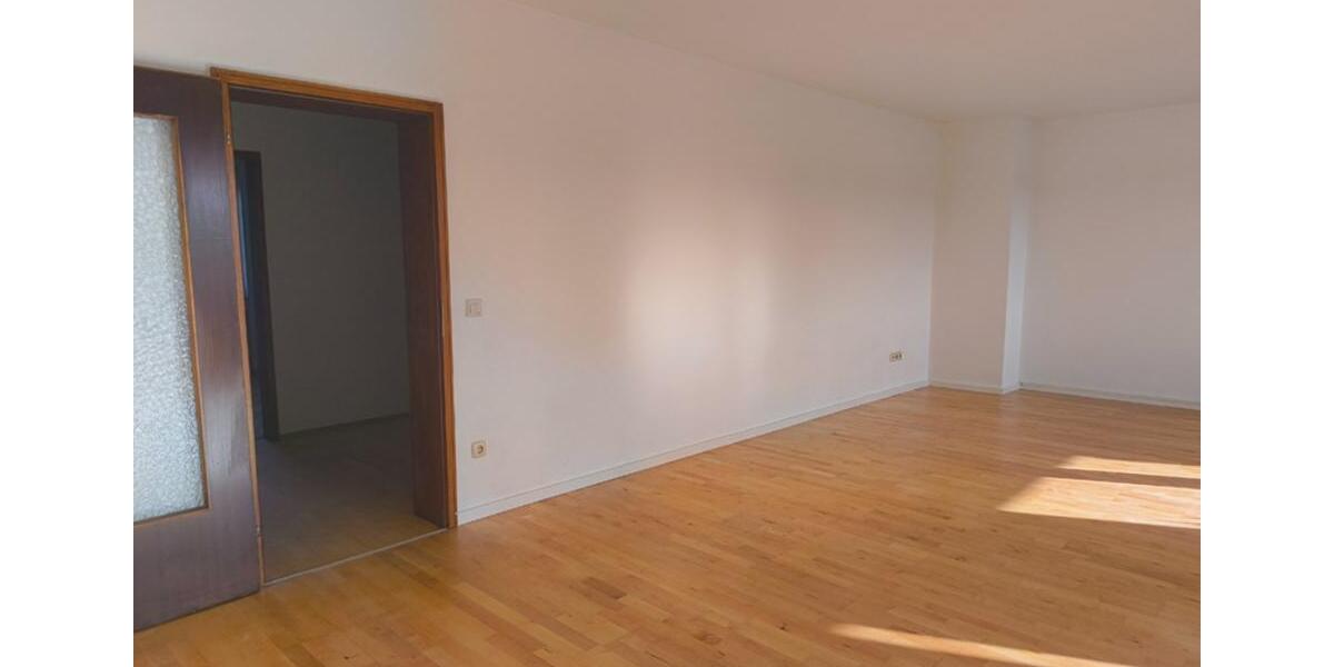 Etagenwohnung Volkach - 3 Zimmer, 105 m&sup2;, 1.000&euro; | Angebot:25282309