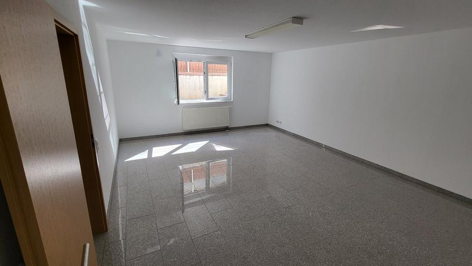 Doppelhaushälfte Kaiserslautern Bahnheim - 6 Zimmer, 246 m&sup2;, 2.040&euro; | Angebot:21981036