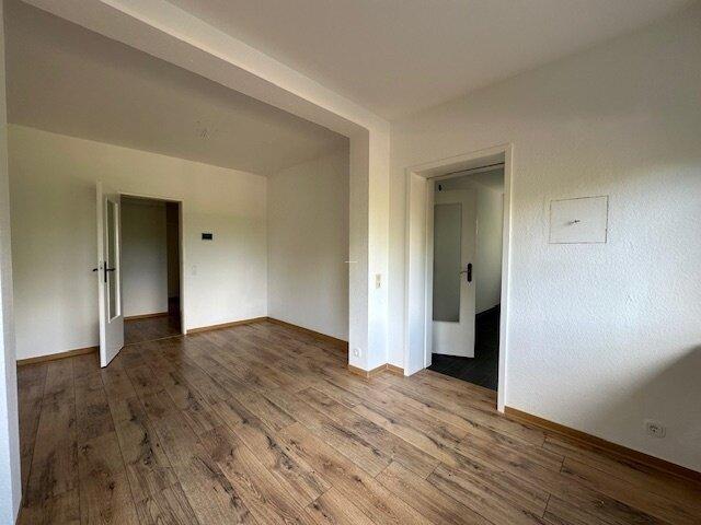 Etagenwohnung Zetel - 3 Zimmer, 92 m&sup2;, 900&euro; | Angebot:26634778