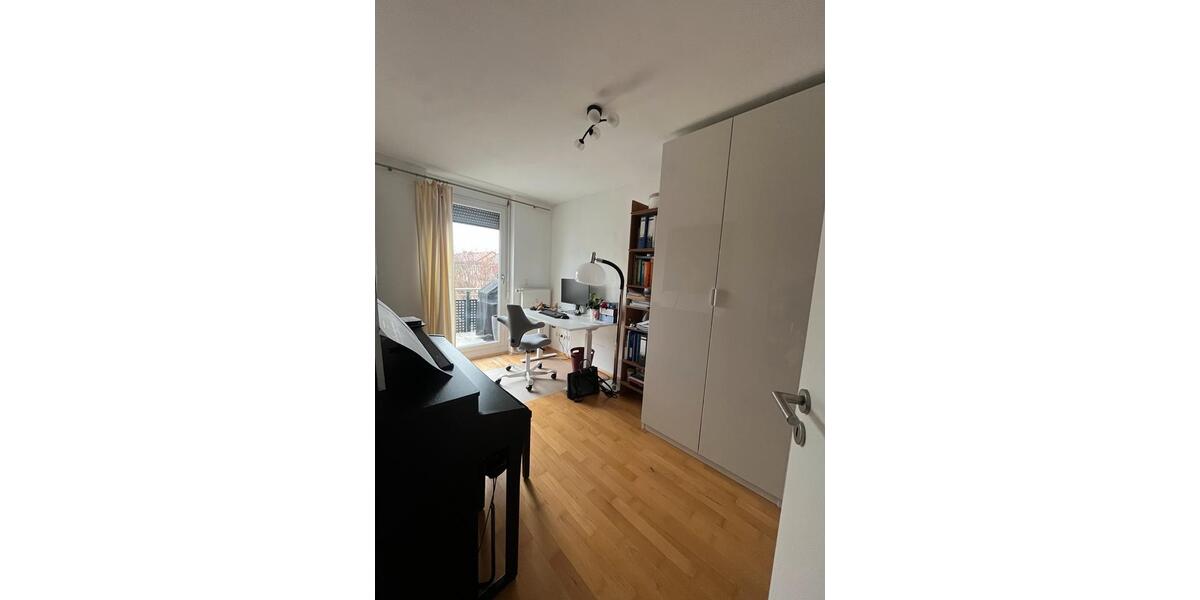 Etagenwohnung München Moosach - 3 Zimmer, 68 m&sup2;, 2.052&euro; | Angebot:26692045