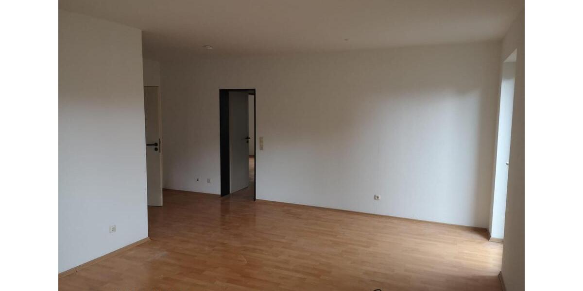 Erdgeschoßwohnung Enger - 3 Zimmer, 83 m&sup2;, 680&euro; | Angebot:25936373
