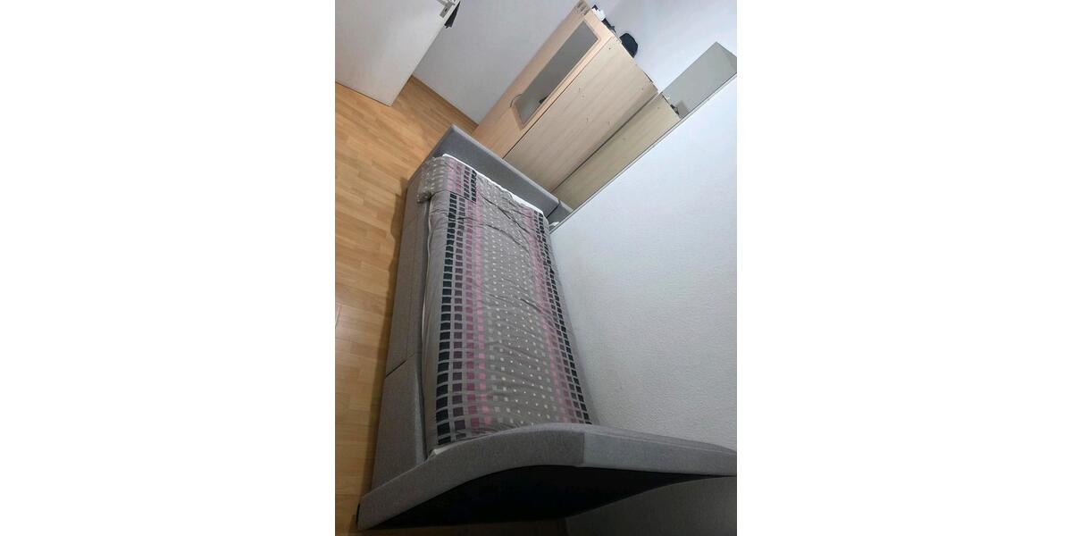 Dachgeschoßwohnung Magdeburg Leipziger Straße - 2 Zimmer, 18 m&sup2;, 220&euro; | Angebot:26297175