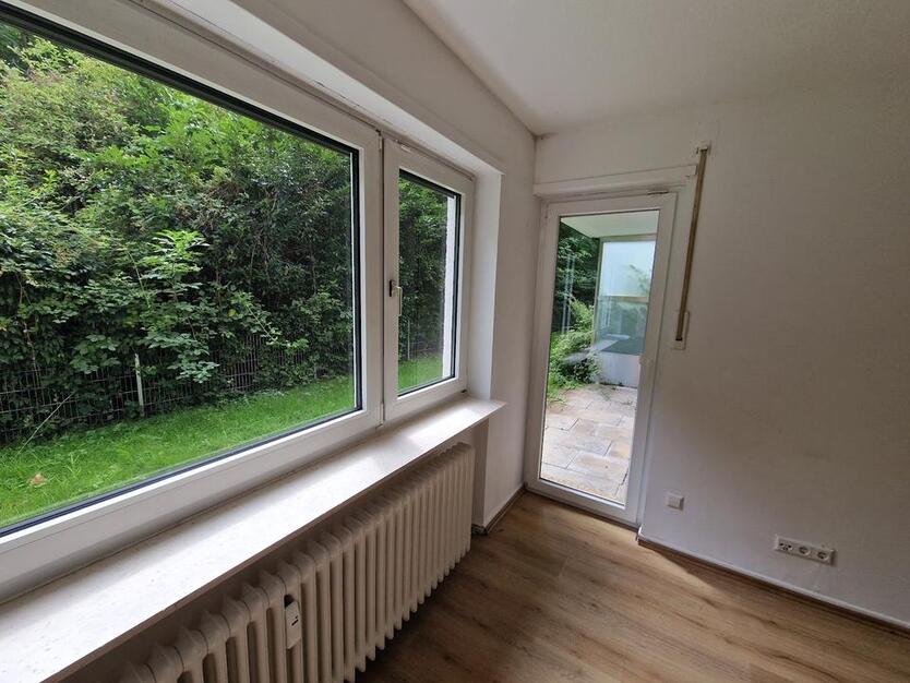 Gutscheinaktion: Wunderschöne Gartenwohnung mit 2 Zimmern auf dem Eschberg zimmer