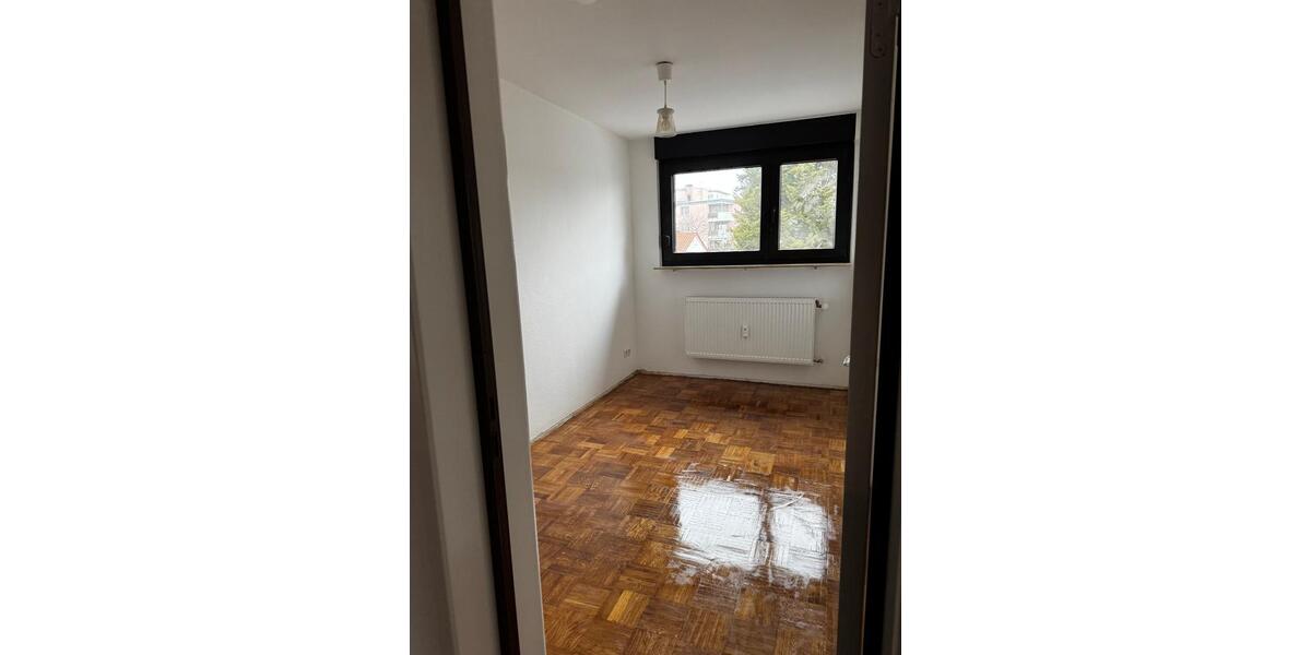 Dachgeschoßwohnung Darmstadt Bessungen - 4 Zimmer, 110 m&sup2;, 1.700&euro; | Angebot:24827367